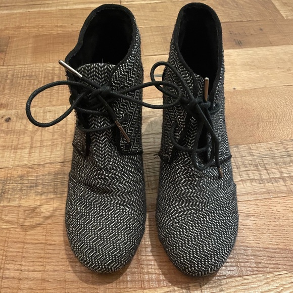 Tom’s Desert Wedge Bootie - Picture 4 of 4